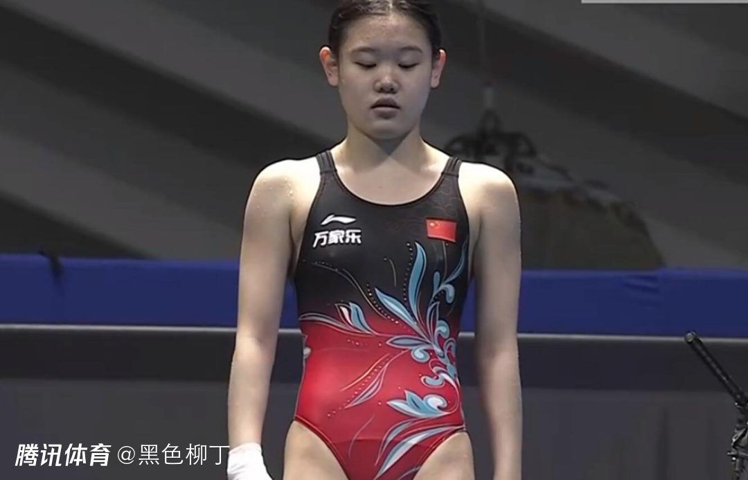 嘴里都掉进了嘴里